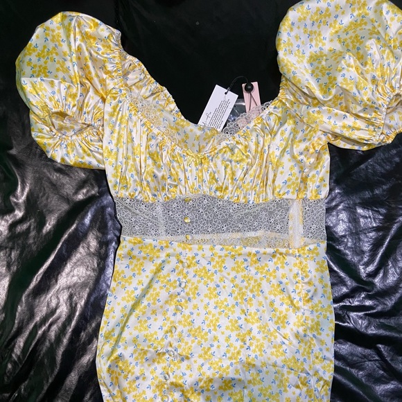 NWT For Love and Lemons x VS Daffodil Dress - Picture 4 of 5